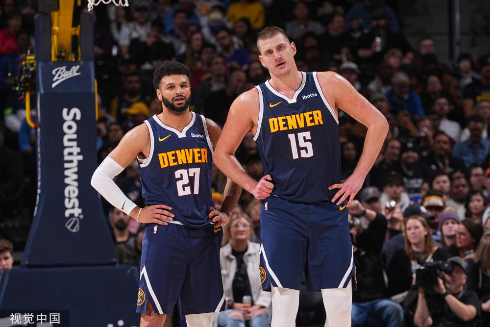 在接受采访 在接受采访