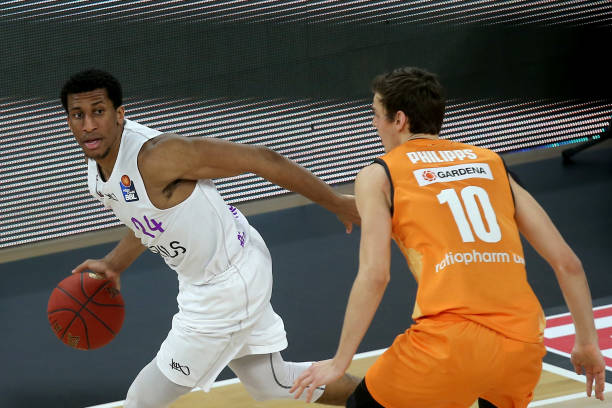 析为运动员 析为运动员