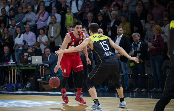 对年轻球员 对年轻球员